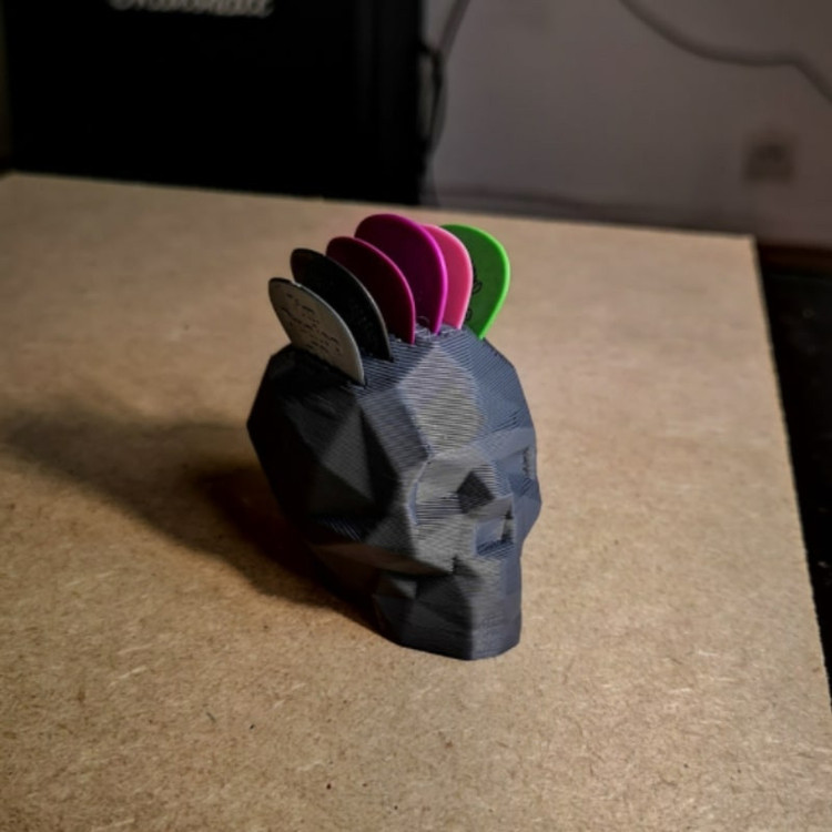 نگهدارنده پیک گیتار مدل Skull