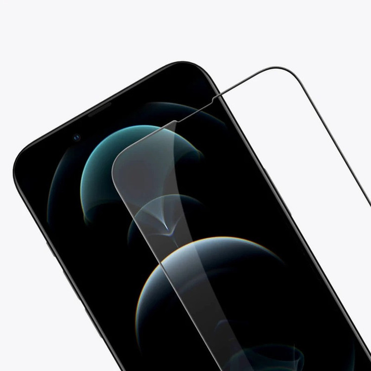 محافظ صفحه نمایش نیلکین مدل CP Plus Pro مناسب برای گوشی موبایل اپل iPhone 16e/14/13/13 Pro