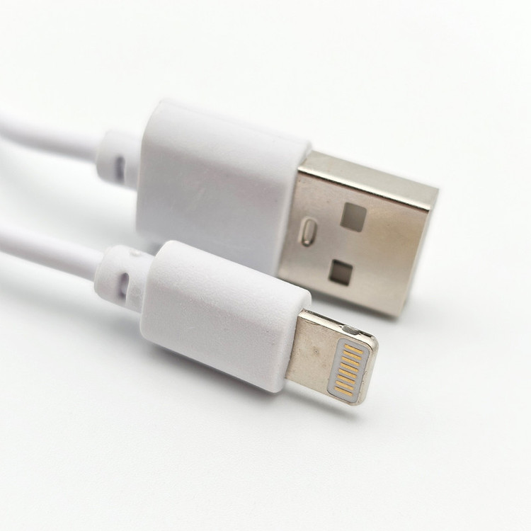 هدفون بلوتوثی مدل ایرپاد پرو بدون قابلیت نویز کنسلینگ، درگاه شارژ Lightning