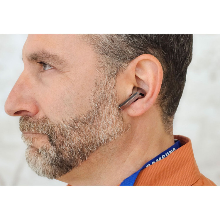 هدفون بلوتوثی سامسونگ مدل Galaxy Buds3 Pro دارای نویز کنسلینگ فعال (ANC)، درگاه شارژ USB Type-C، شارژ بی سیم، با قابلیت اتصال به چند دستگاه، پشتیبانی از فرمان لمسی، پشتیبانی از دستیار صوتی، مقاوم در برابر آب