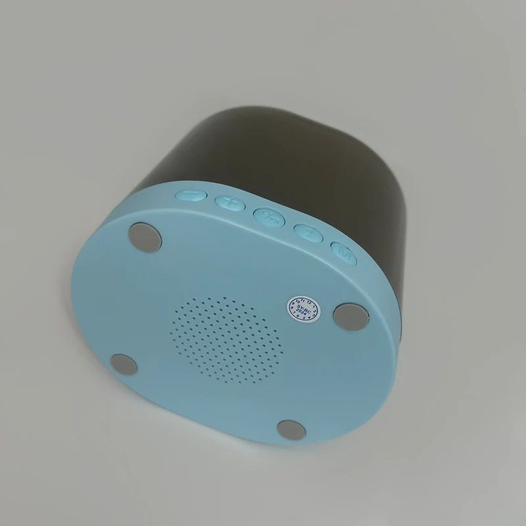 اسپیکر بلوتوثی قابل حمل مدل K52 به همراه میکروفون بی سیم