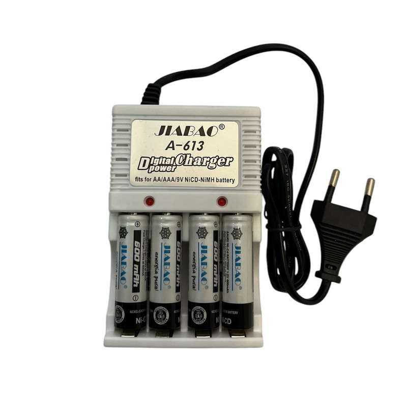 شارژر جیابائو مدل A-613 به همراه باتری قلمی بسته چهار عدد