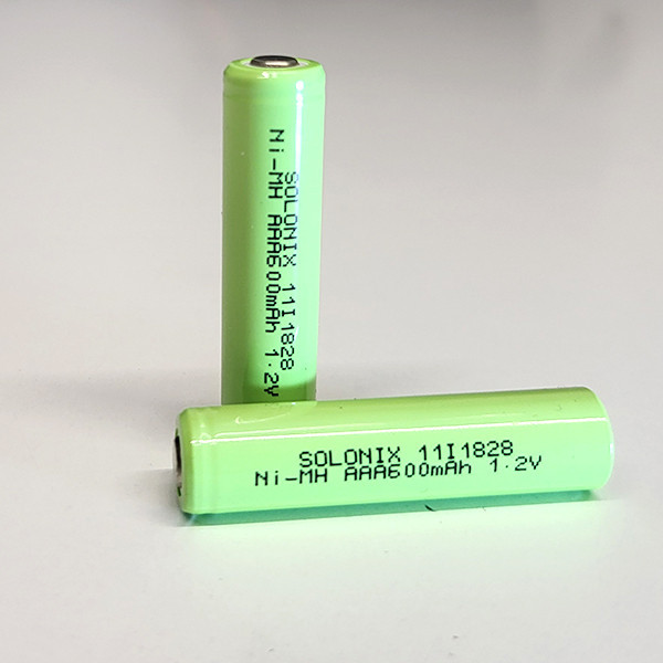 باتری نیم قلمی قابل شارژ سولونیکس مدل Ni-MH 600mAh FLAT مجموعه 4 عددی