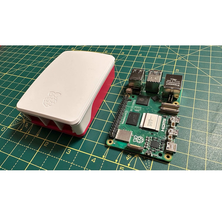 قاب برد رزبری پای مدل Case Pi 5