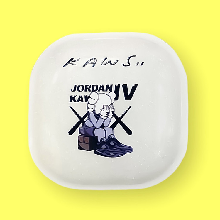 کاور اگشل مدل kaws jordan مناسب برای کیس سامسونگ galaxy buds2/buds pro/buds live