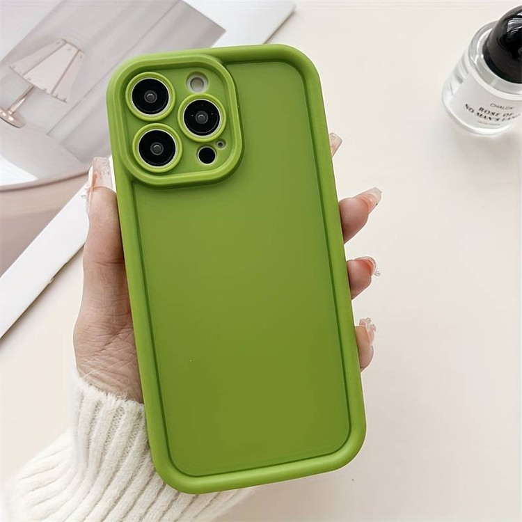 کاور موکولو مدل Silicone Puffer Strap مناسب برای گوشی موبایل اپل iPhone 16 Pro به همراه بند آویز