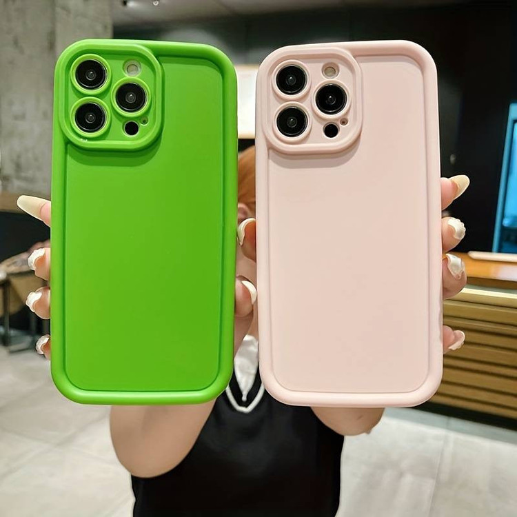 کاور موکولو مدل Silicone Puffer Strap مناسب برای گوشی موبایل اپل iPhone 16 Pro به همراه بند آویز
