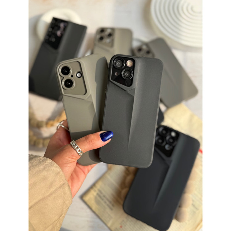 کاور مدل Porsche Design مناسب برای گوشی موبایل اپل iPhone 16