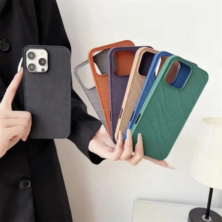 کاور آکادا مدل Curve مناسب برای گوشی موبایل اپل iphone 16