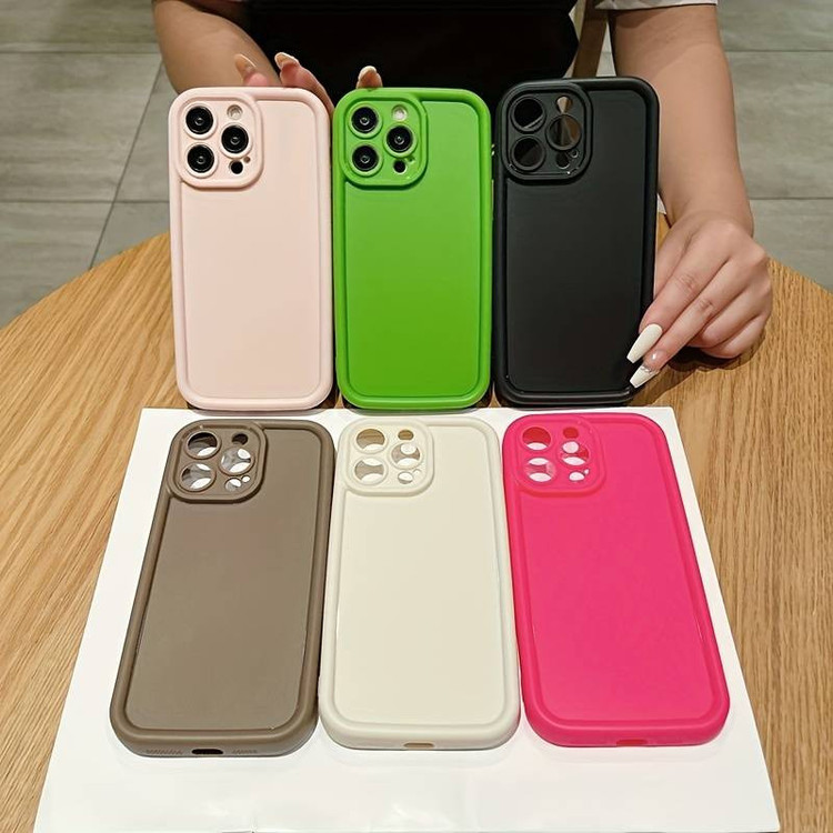کاور موکولو مدل Silicone Puffer Strap مناسب برای گوشی موبایل اپل iPhone 16 Pro max به همراه بند آویز