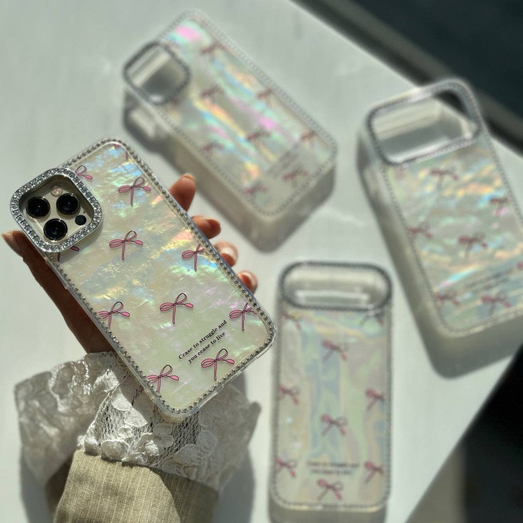 کاور مدل Diamond طرح پاپیون یخی مناسب برای گوشی موبایل اپل iPhone 17 pro