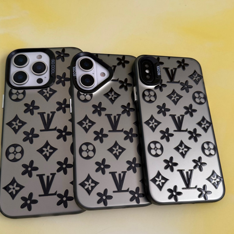 کاور مدل so cool طرح Louis Vuitton مناسب برای گوشی موبایل اپل Iphone 15 pro max