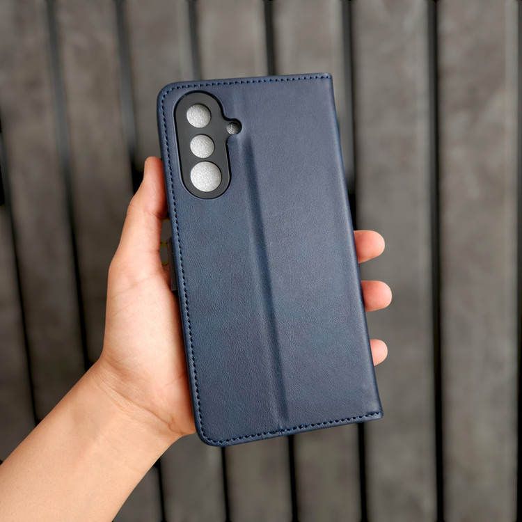 کیف کلاسوری مدل magneti مناسب برای گوشی موبایل سامسونگ Galaxy A36