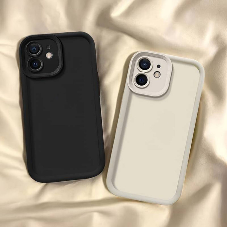 کاور موکولو مدل Silicone Puffer Strap مناسب برای گوشی موبایل اپل iPhone 11 به همراه بندآویز