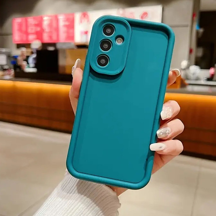 کاور موکولو مدل Silicone Puffer Strap مناسب برای گوشی موبایل سامسونگ Galaxy A25 به همراه بند آویز