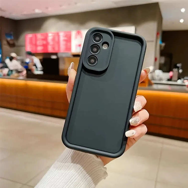 کاور موکولو مدل Silicone Puffer Strap مناسب برای گوشی موبایل سامسونگ Galaxy A25 به همراه بند آویز