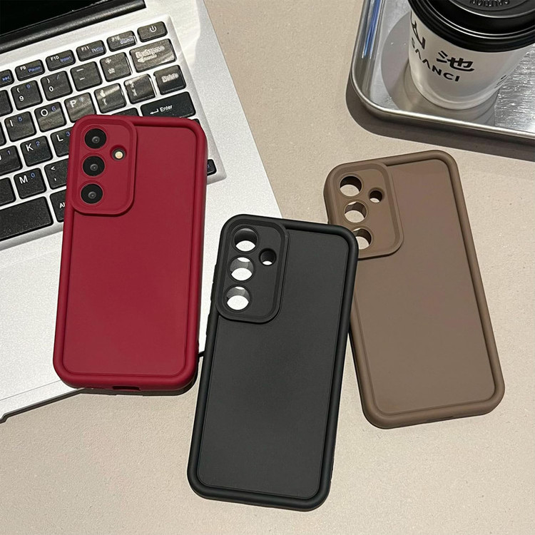 کاور موکولو مدل Silicone Puffer Strap مناسب برای گوشی موبایل سامسونگ Galaxy A17 به همراه بند آویز