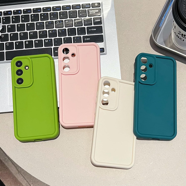 کاور موکولو مدل Silicone Puffer Strap مناسب برای گوشی موبایل سامسونگ Galaxy A17 به همراه بند آویز