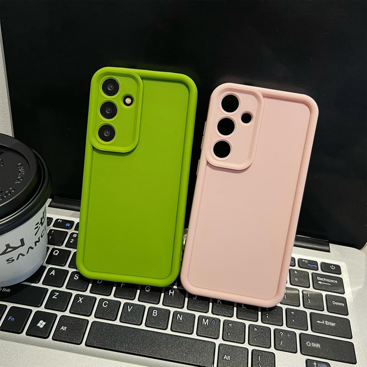 کاور موکولو مدل Silicone Puffer Strap مناسب برای گوشی موبایل سامسونگ Galaxy A17 به همراه بند آویز