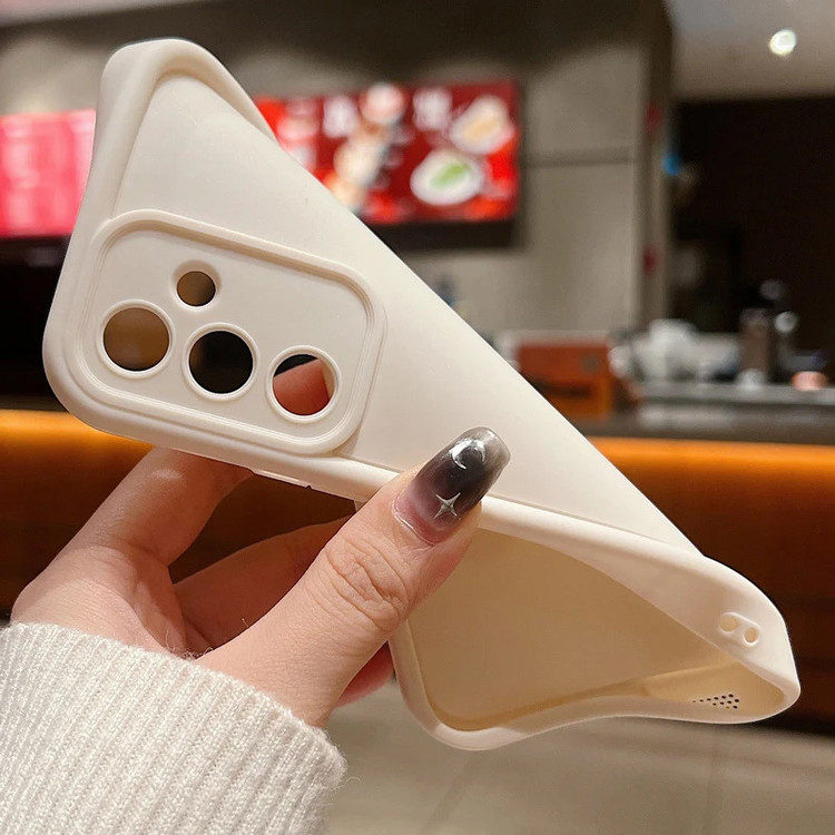 کاور موکولو مدل Silicone Puffer Strap مناسب برای گوشی موبایل سامسونگ Galaxy A33 5G / A33 4G به همراه بند آویز