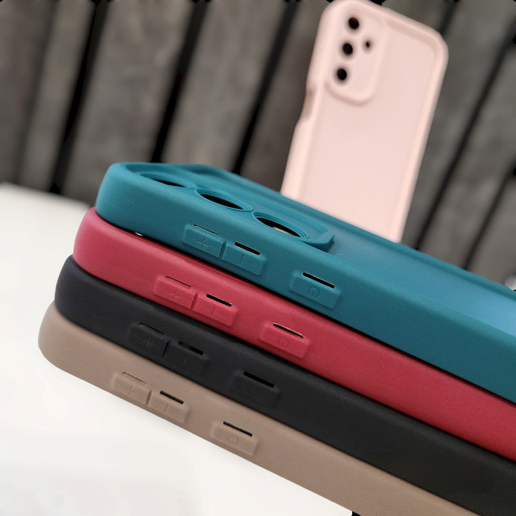 کاور موکولو مدل Silicone Puffer Strap مناسب برای گوشی موبایل سامسونگ Galaxy A33 5G / A33 4G به همراه بند آویز