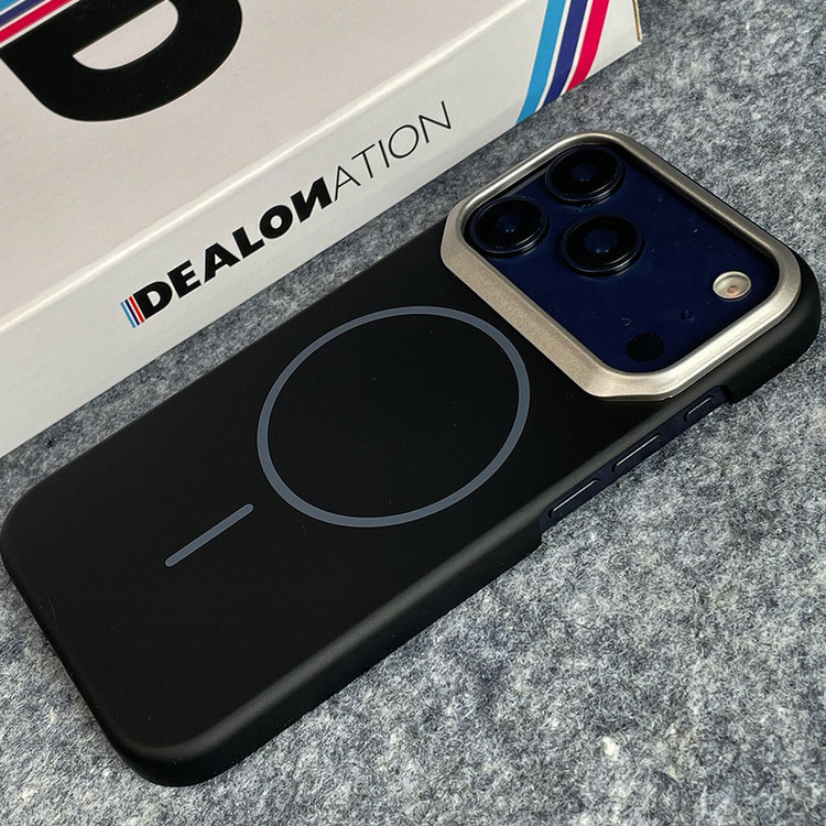 کاور قاب ناب مدل AuricMatte Signature Magsafe Case مناسب برای گوشی موبایل اپل IPhone 17 Pro Max