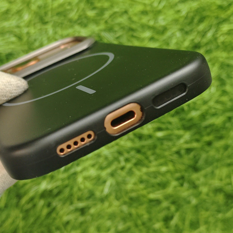 کاور قاب ناب مدل AuricMatte Signature Magsafe Case مناسب برای گوشی موبایل اپل IPhone 17 Pro Max