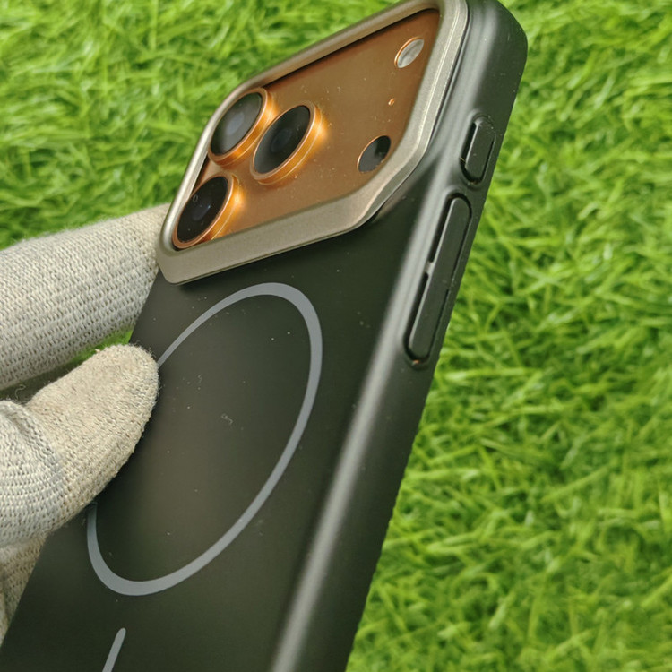 کاور قاب ناب مدل AuricMatte Signature Magsafe Case مناسب برای گوشی موبایل اپل IPhone 17 Pro Max
