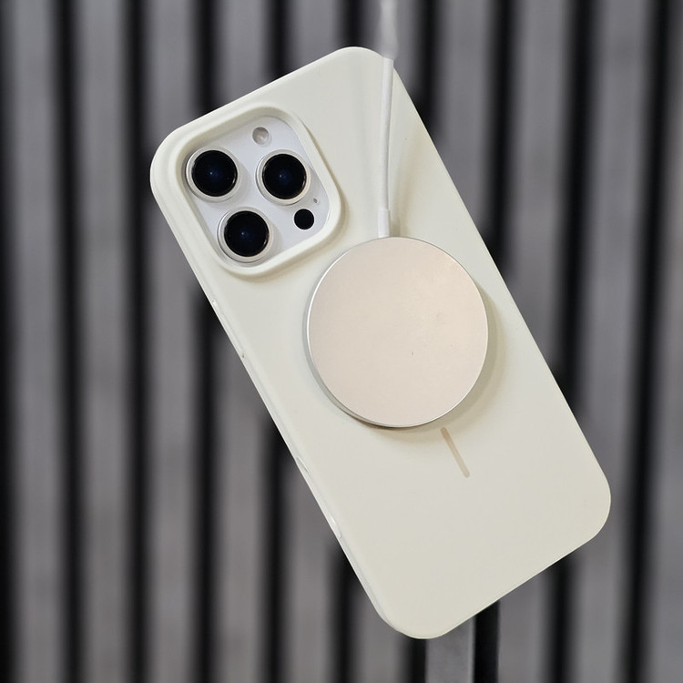 کاور کیس مدل سیلیکون مگ سیف مناسب برای گوشی موبایل اپل Iphone 16pro