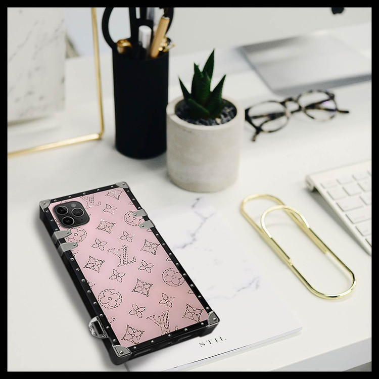 کاور مدل صندوقی کد 007 مناسب برای گوشی موبایل اپل iPhone 11 Pro Max به همراه آویز