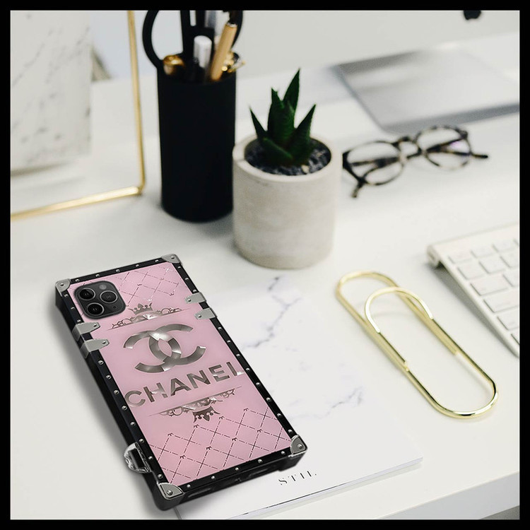 کاور مدل LX99 کد CHP مناسب برای گوشی موبایل اپل iPhone 11 Pro به همراه آویز