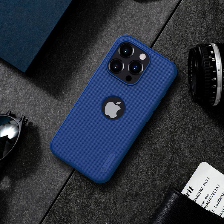 کاور نیلکین مدل Frosted Shiled Pro LogoCut مناسب برای گوشی موبایل اپل IPhone 15 Pro Max
