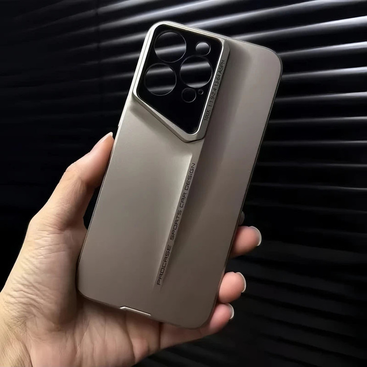 کاور آکادا مدل Sport Car مناسب برای گوشی موبایل اپل iphone 16 Pro Max