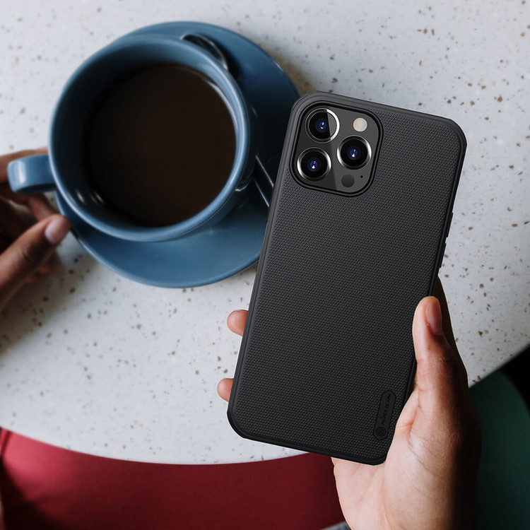 کاور نیلکین مدل Frosted Shield Pro مناسب برای گوشی موبایل اپل Iphone 13 promax