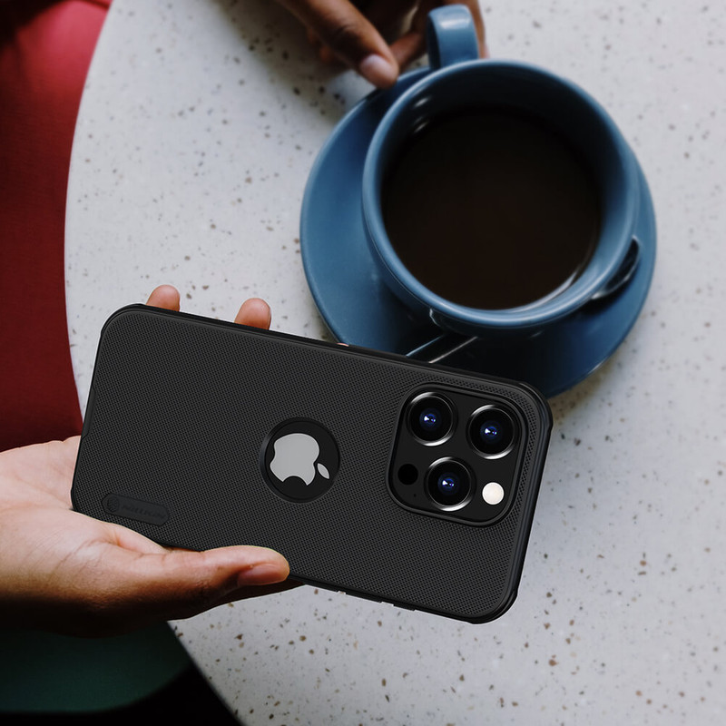کاور نیلکین مدل Super Frosted Shield Pro ogo cutout مناسب برای گوشی موبایل اپل IPhone 15 Pro Max