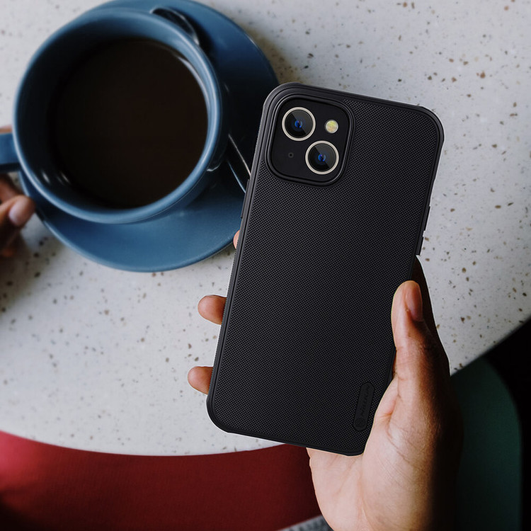 کاور نیلکین مدل Super Frosted Shield Pro مناسب برای گوشی موبایل اپل iPhone 13 / 14