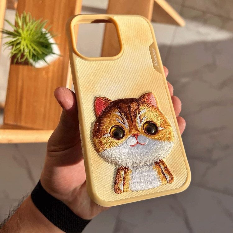 کاور نیمی مدل 001 طرح بیگ چشم مناسب برای گوشی موبایل اپل iphone 15 pro