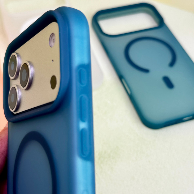 کاور واوی مدل Silicone MagSafe مناسب برای گوشی موبایل اپل iPhone 17 Pro