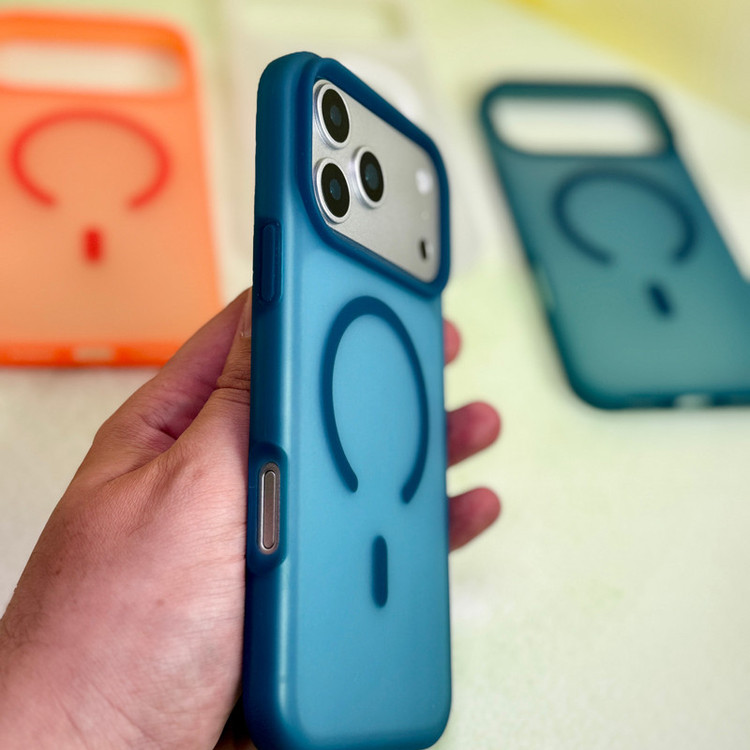 کاور واوی مدل Silicone MagSafe مناسب برای گوشی موبایل اپل iPhone 17 Pro