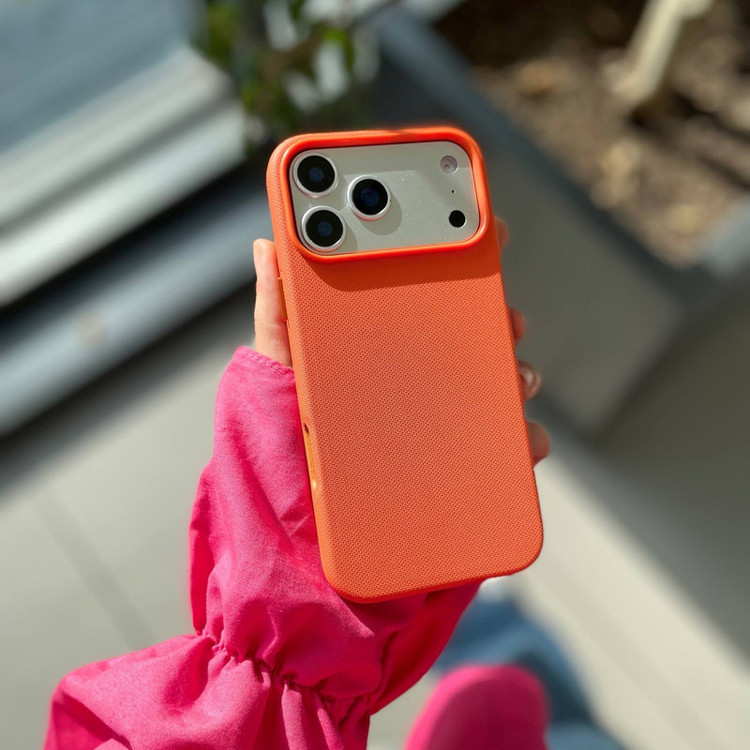 کاور مدل Leather مناسب برای گوشی موبایل اپل Iphone 17