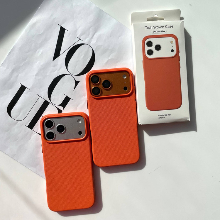 کاور مدل Leather مناسب برای گوشی موبایل اپل Iphone 17
