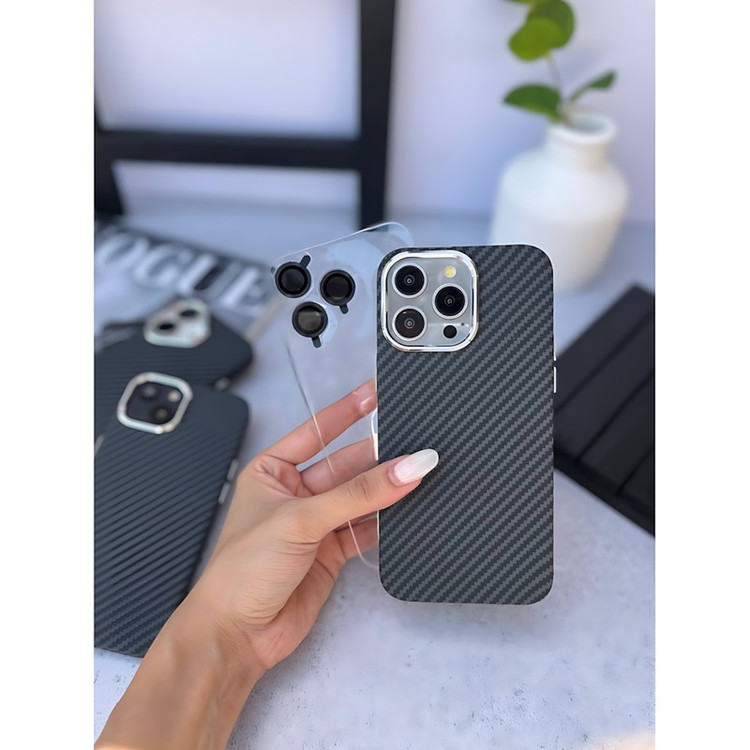 کاور مدل Carbonix مناسب برای گوشی موبایل اپل iPhone 15 Pro Max