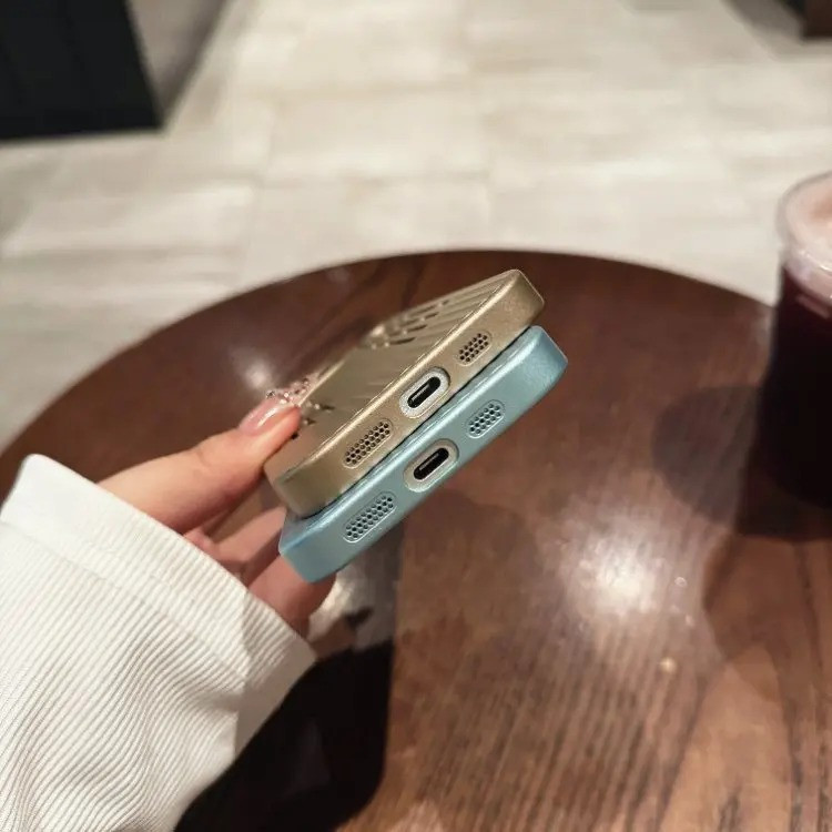 کاور مدل Scento مناسب برای گوشی موبایل اپل iPhone 15 Pro Max