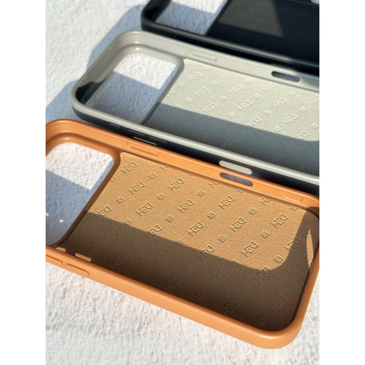 کاور اچ دی دی مدل HBC-317 مناسب برای گوشی موبایل اپل iPhone 17 Pro Max به همراه جاکارتی