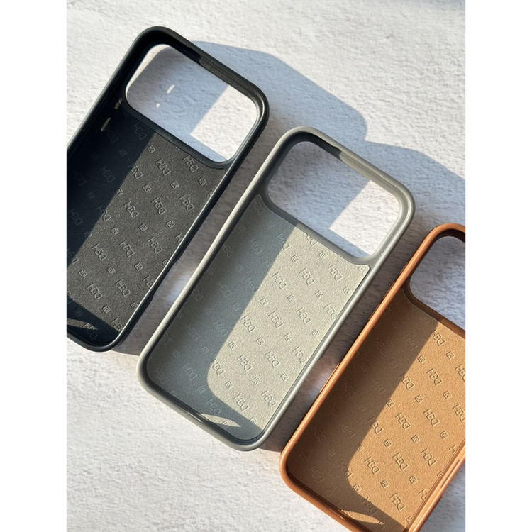 کاور اچ دی دی مدل HBC-317 مناسب برای گوشی موبایل اپل iPhone 17 Pro Max به همراه جاکارتی