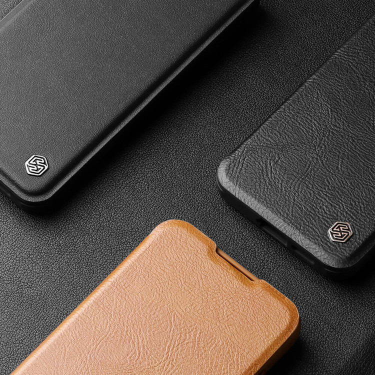 کیف کلاسوری نیلکین مدل Qin Prop Leather Classic Cloth مناسب برای گوشی موبایل سامسونگ Galaxy S24