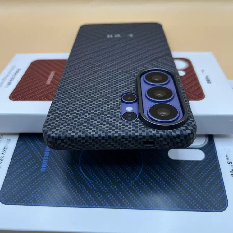 کاور مدل Carbon Magnet مناسب برای گوشی موبایل سامسونگ Galaxy S26 Ultra