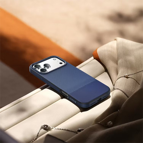 کاور لِولو مدل Cuir MagSafe مناسب برای گوشی موبایل اپل iPhone 17 Pro Max
