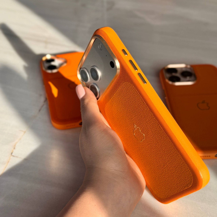 کاور مدل LORA مناسب برای گوشی موبایل اپل IPHONE 16 PRO MAX