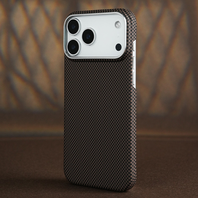 کاور اپیکوی مدل SlimCarbon Texture Magnetic مناسب برای گوشی موبایل اپل iPhone 17 Pro Max